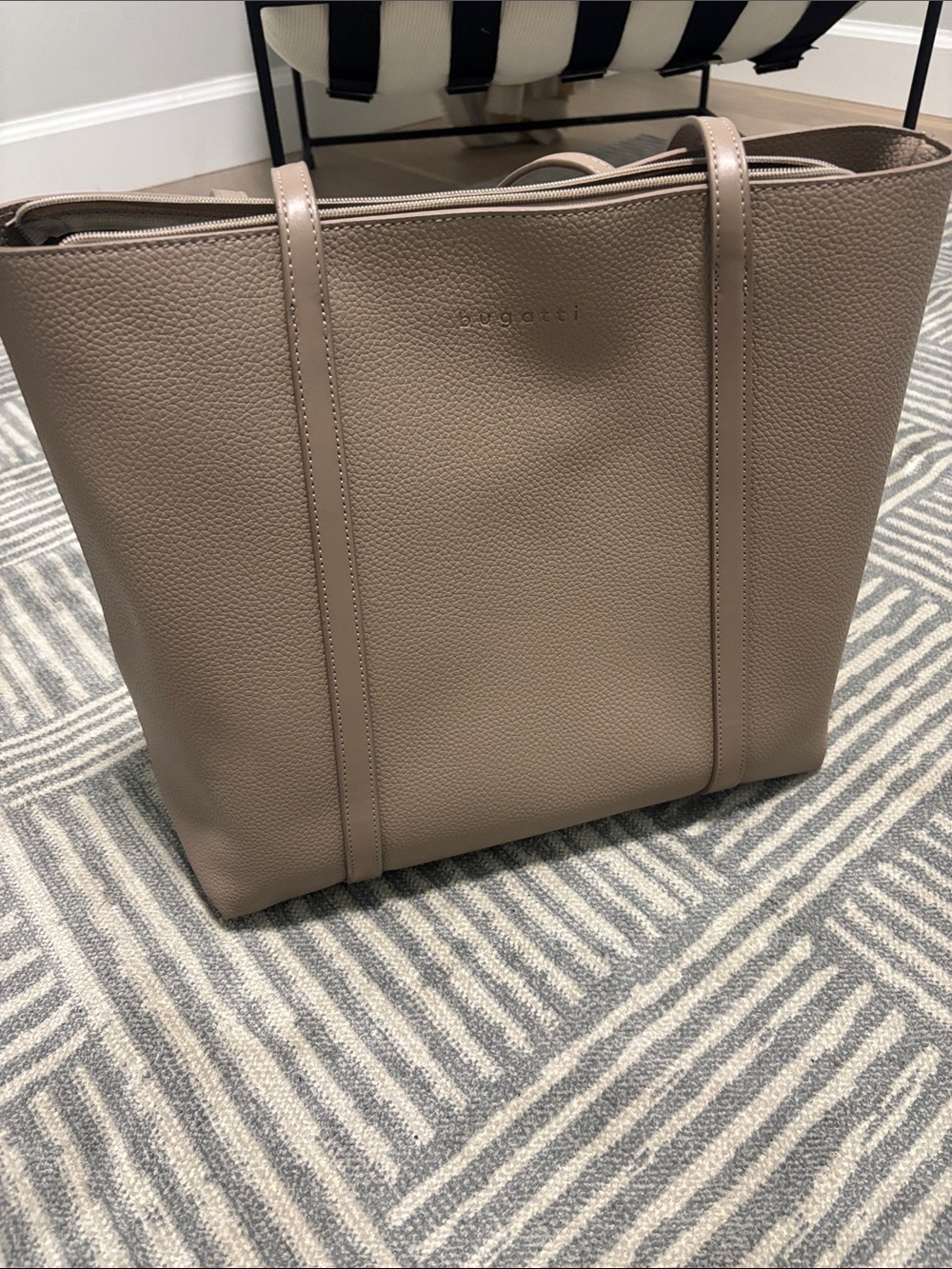 Bugatti Tote